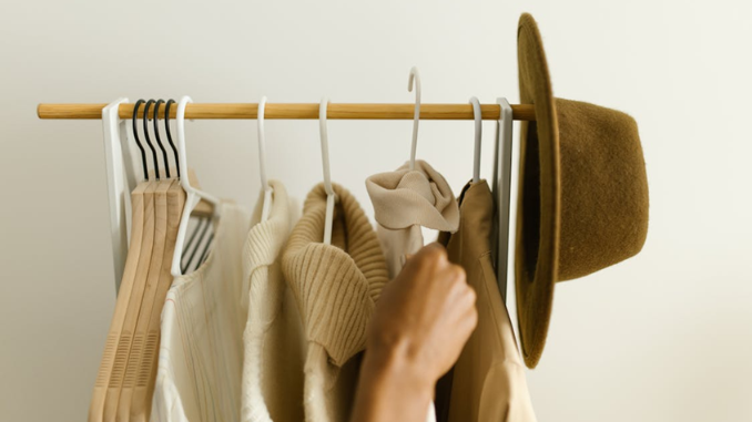 Tips Capsule Wardrobe agar Gaya Hidup Minimalis Makin Mudah